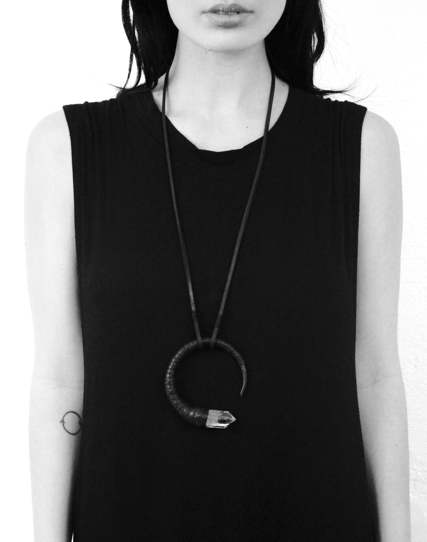 Quartz arm cuff/necklace – Anu Tera