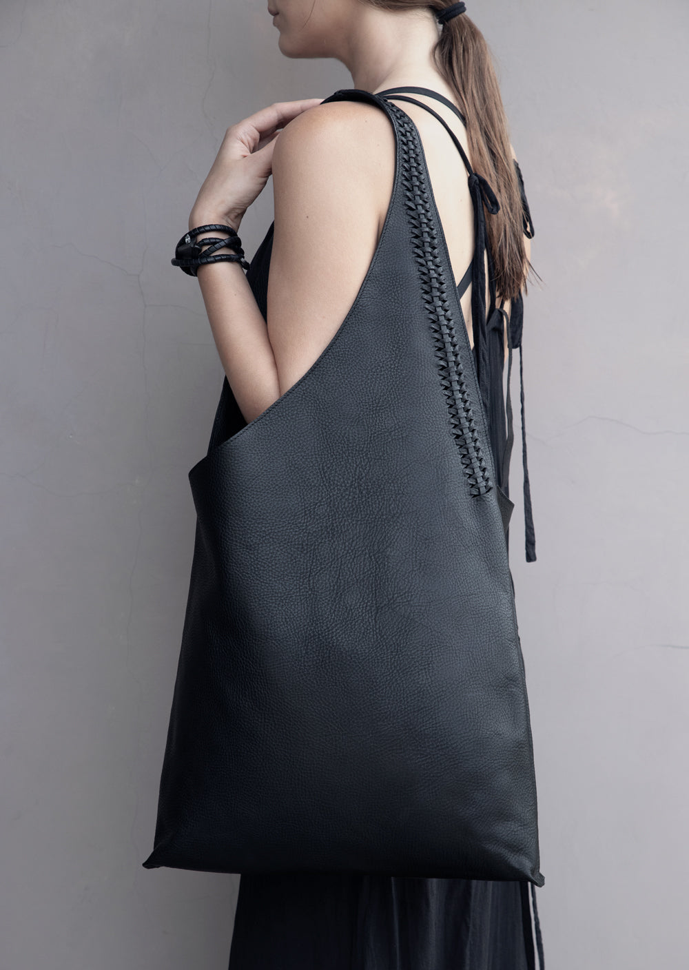 LARGE BRAIDED TOTE BAG