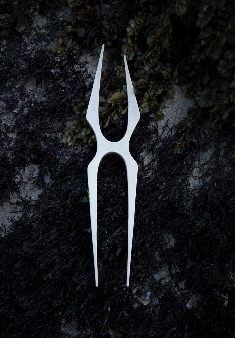 SILVER FANG HAIRPIN